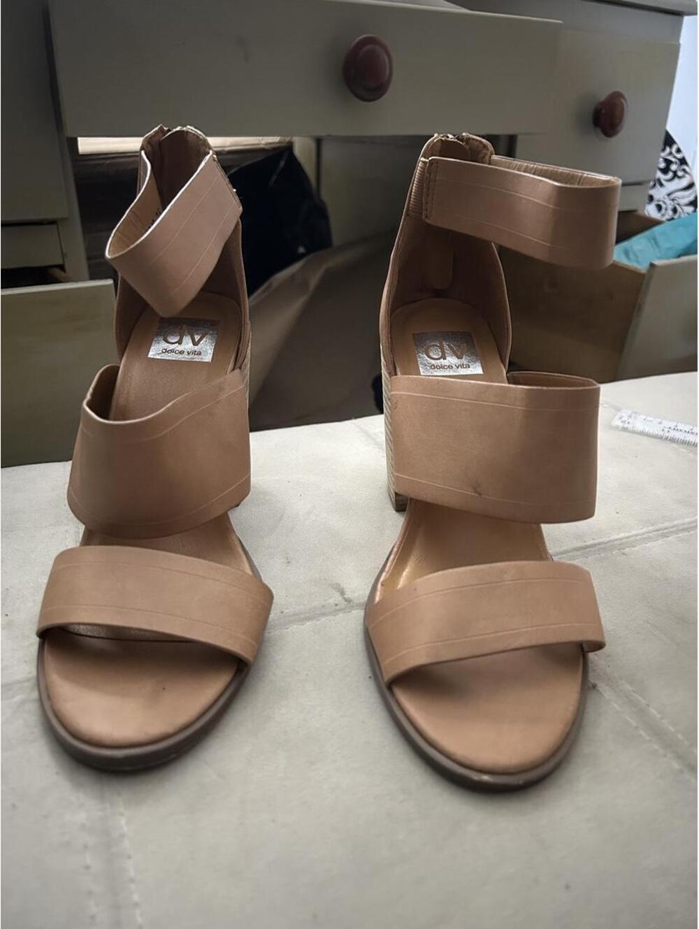 Dolce Vita tan & brown 3.5” platform heel strappy sandals size 7.5
